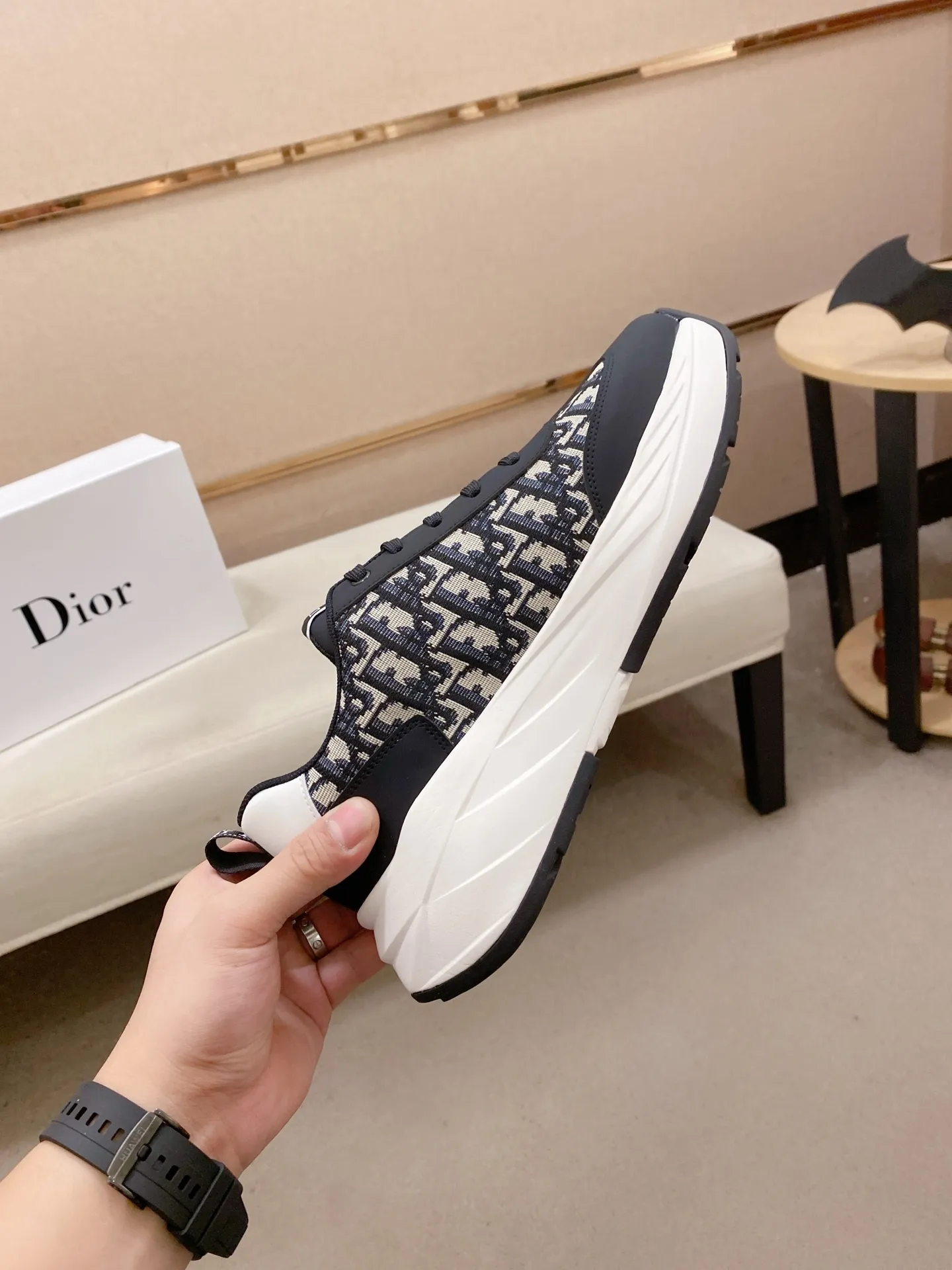 Factory price: 442💰[Dior·Dior] New casual sports style men's shoes, new spring and summer design, perfect workmanship, lace-up lazy style to create wardrobe quality, upper: imported first-layer cowhide, sheepskin lining is soft and comfortable, ultra-light TPU wear-resistant outsole, simple, versatile fashion men's shoes, excellent color code number 38--44. Can be customized for 45 non-refundable!